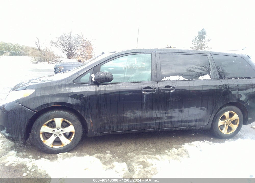 2012 TOYOTA SIENNA LE 8 PASSENGER VIN: 5TDKA3DC1CS013630