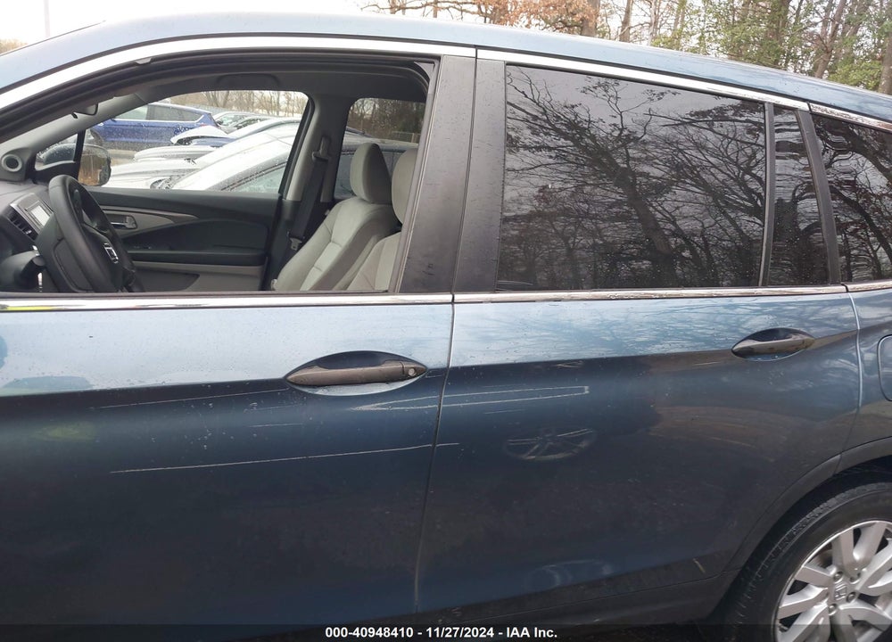2019 HONDA PILOT LX VIN: 5FNYF6H19KB095647