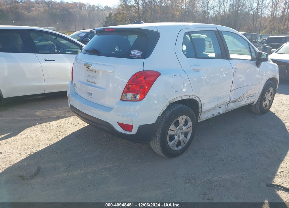 2017 CHEVROLET TRAX LS VIN: 3GNCJKSB2HL257221