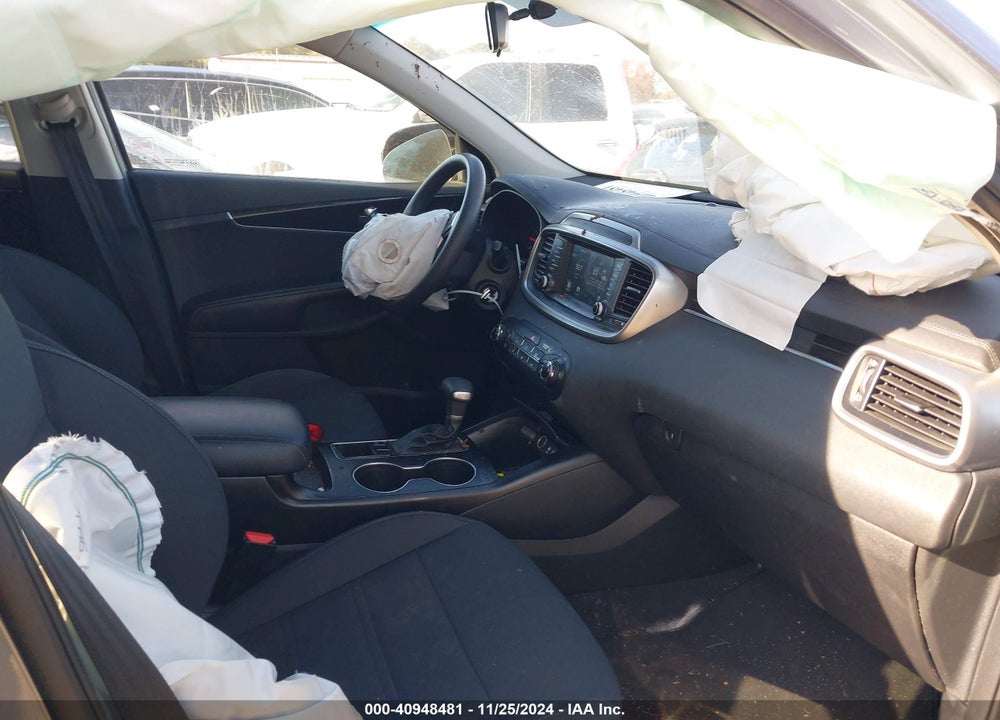 2020 KIA SORENTO 3.3L LX VIN: 5XYPG4A58LG637762