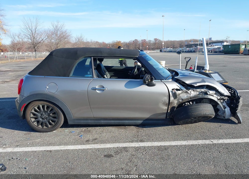 2017 MINI CONVERTIBLE COOPER VIN: WMWWG5C32H3D00092