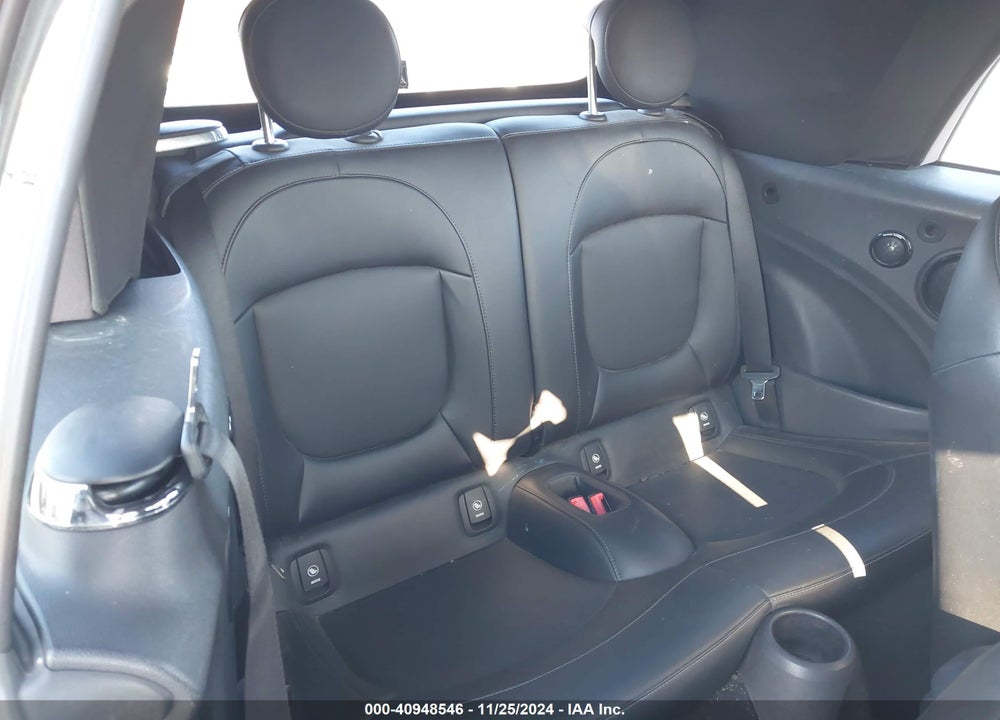 2017 MINI CONVERTIBLE COOPER VIN: WMWWG5C32H3D00092