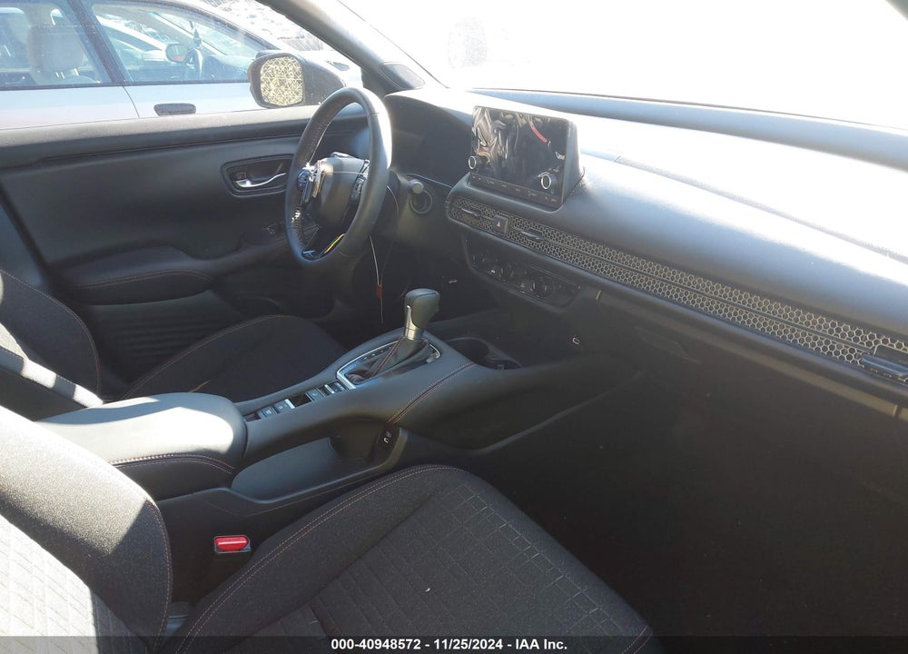 2024 HONDA HR-V 2WD SPORT/2WD SPORT W/O BSI VIN: 3CZRZ1H58RM743626
