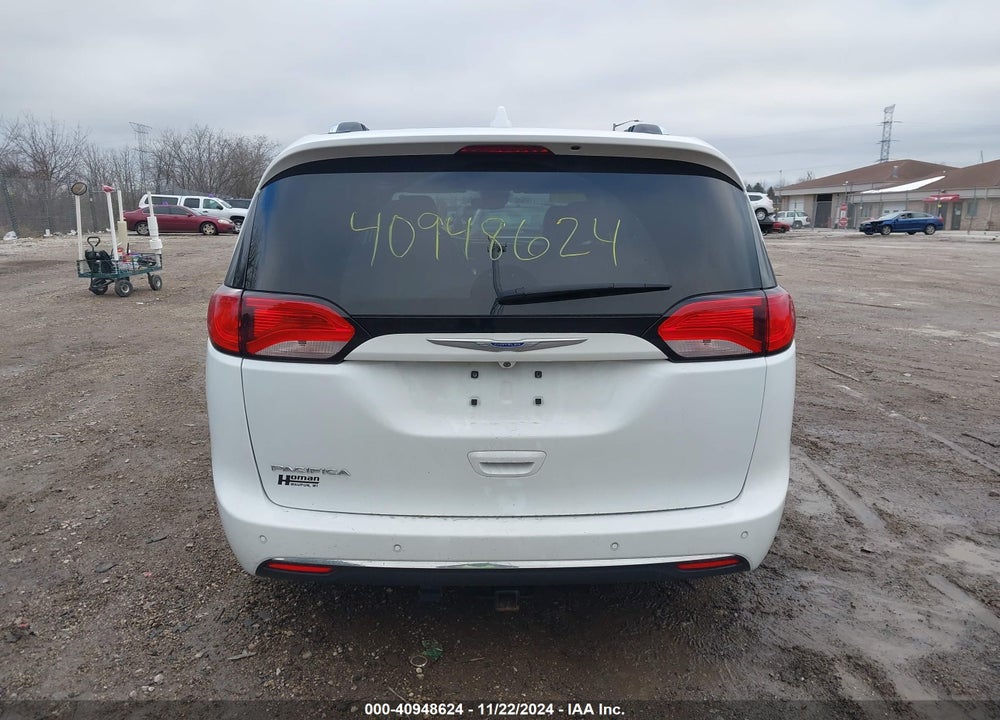 2018 CHRYSLER PACIFICA TOURING L PLUS VIN: 2C4RC1EG9JR322573