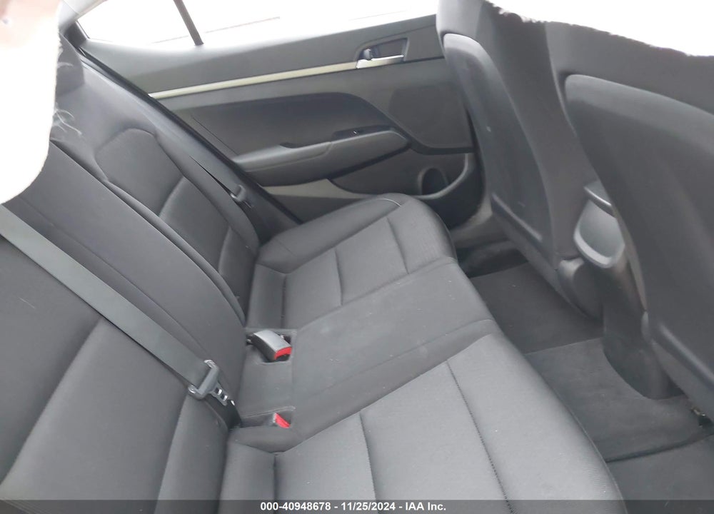 2018 HYUNDAI ELANTRA SE VIN: 5NPD74LFXJH400429