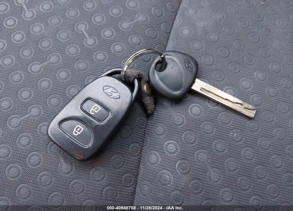 2013 HYUNDAI ACCENT SE VIN: KMHCU5AE3DU088321