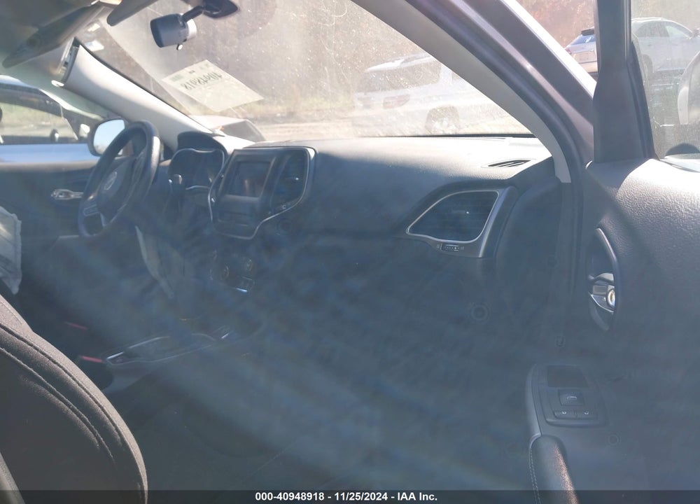 2019 JEEP CHEROKEE LATITUDE VIN: 1C4PJLCB9KD365900