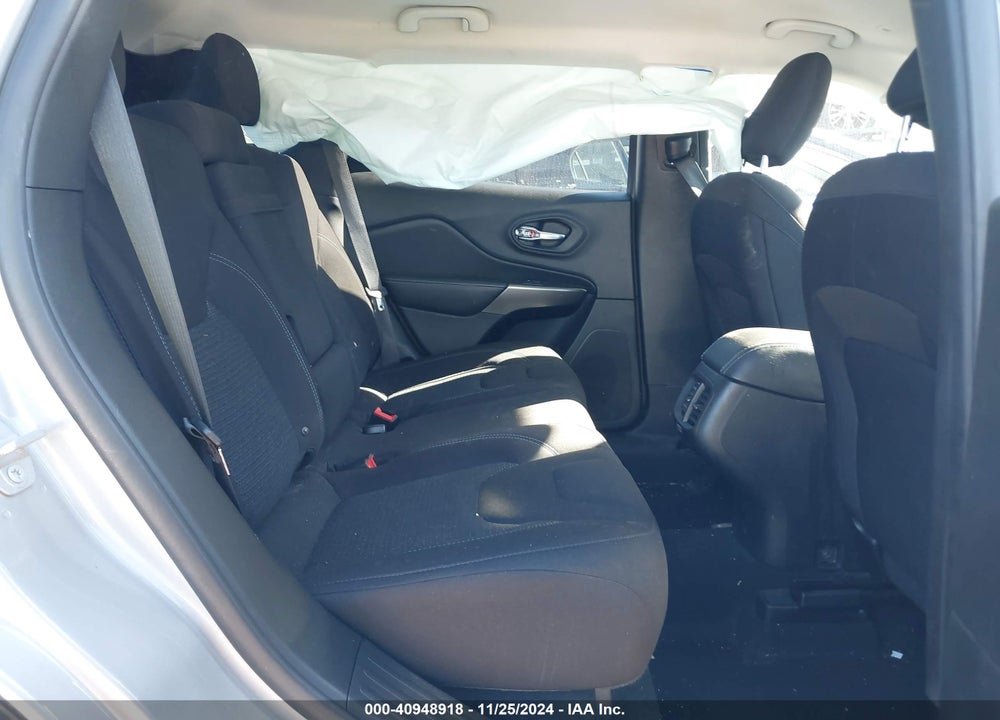 2019 JEEP CHEROKEE LATITUDE VIN: 1C4PJLCB9KD365900