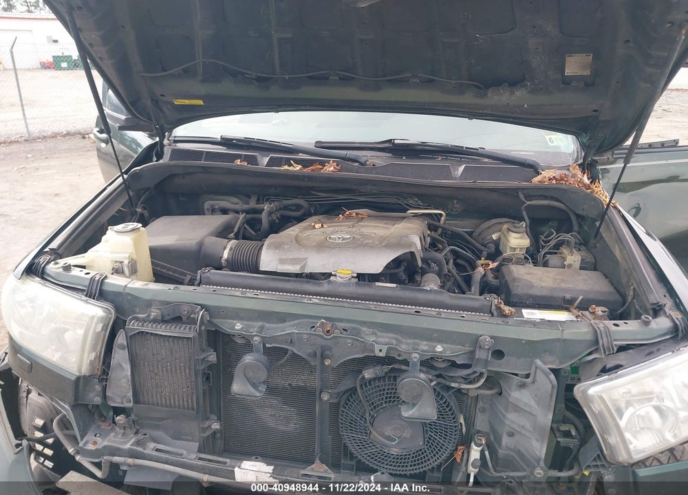 2010 TOYOTA SEQUOIA SR5 5.7L V8 VIN: 5TDBY5G16AS027926