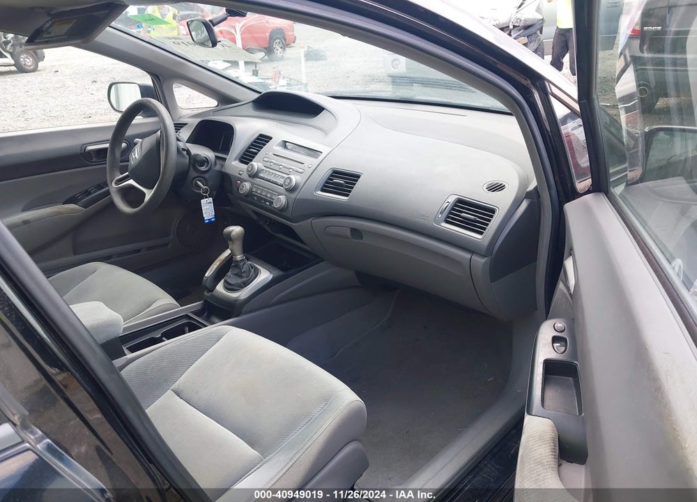 2010 HONDA CIVIC LX VIN: 19XFA1E5XAE022985
