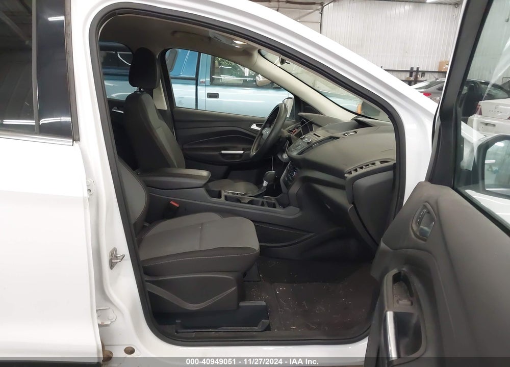 2017 FORD ESCAPE SE VIN: 1FMCU9GD4HUB05784