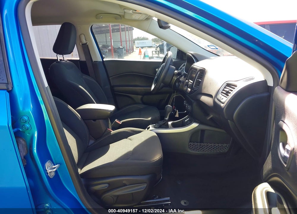 2018 JEEP COMPASS SPORT FWD VIN: 3C4NJCAB2JT462861