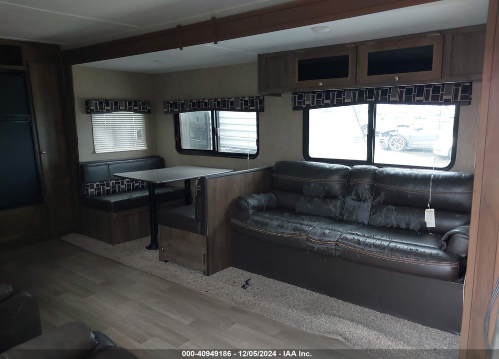 2018 COLEMAN BY DUTCHMEN LANTERN SERIES M-286 VIN: 4YDT2862XJH937906