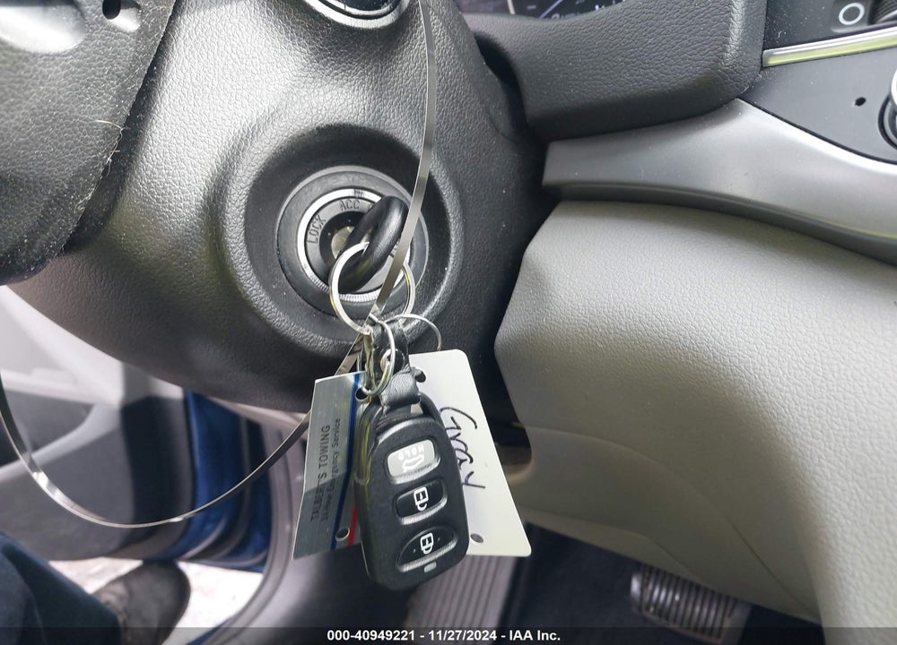 2017 HYUNDAI ELANTRA SE VIN: 5NPD84LF5HH192502