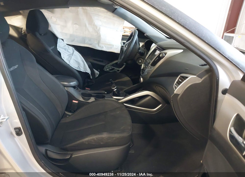 2016 HYUNDAI VELOSTER VIN: KMHTC6AD9GU296062