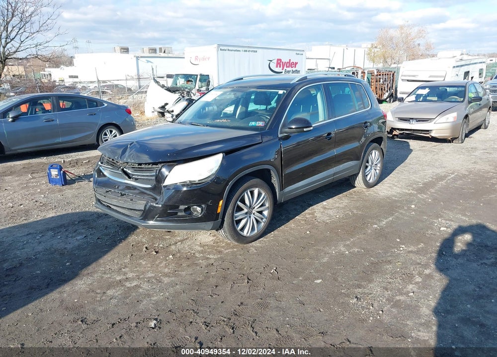 2011 VOLKSWAGEN TIGUAN SE VIN: WVGBV7AX2BW547877