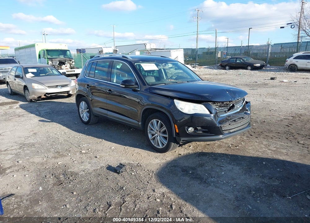2011 VOLKSWAGEN TIGUAN SE VIN: WVGBV7AX2BW547877