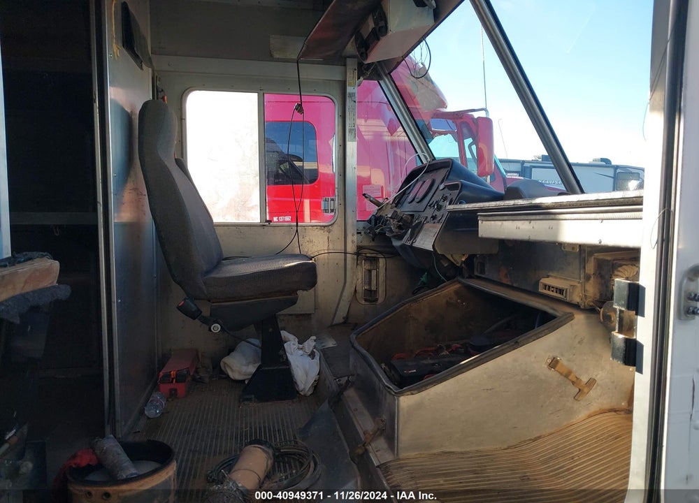 2009 FREIGHTLINER CHASSIS M LINE WALK-IN VAN VIN: 4UZAAPDU79CAC9489