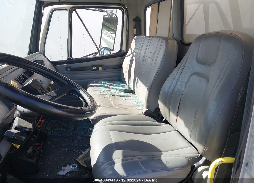 2002 FREIGHTLINER FL70 FL70 VIN: 1FVABSAK42HK06733