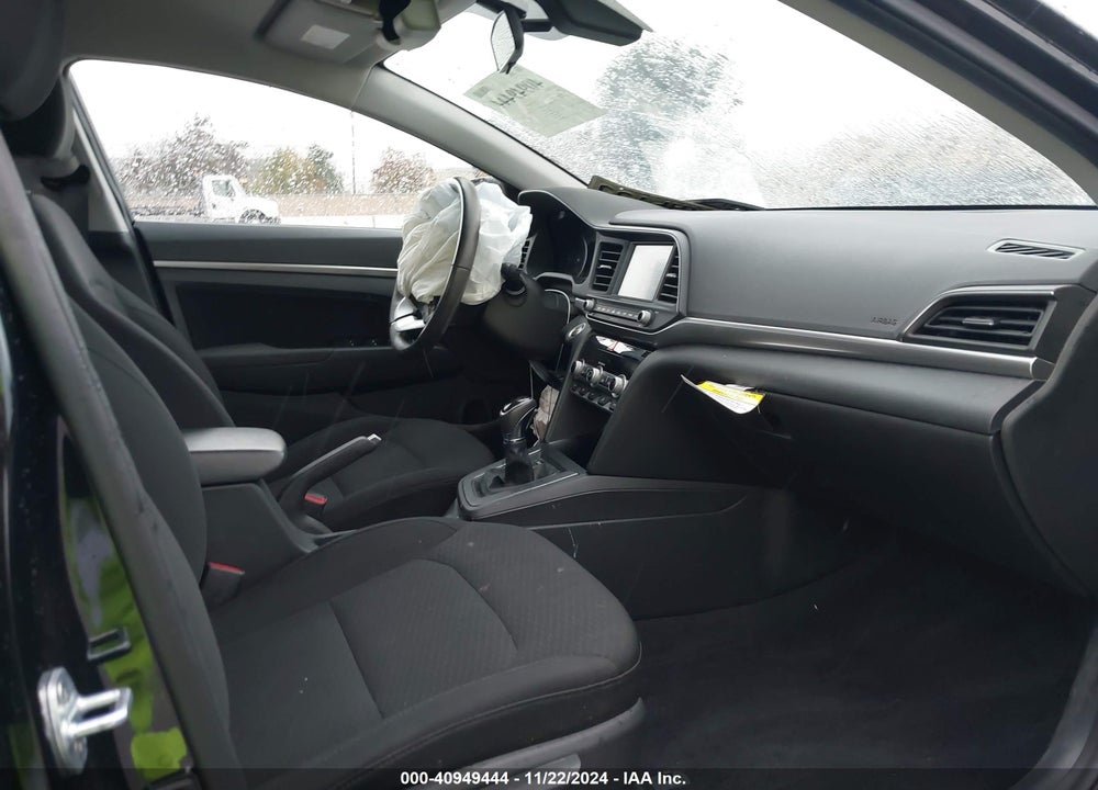 2020 HYUNDAI ELANTRA VIN: 5NPD94LA1LH584905