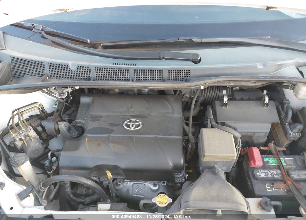 2011 TOYOTA SIENNA LE V6 VIN: 5TDKK3DC1BS047823