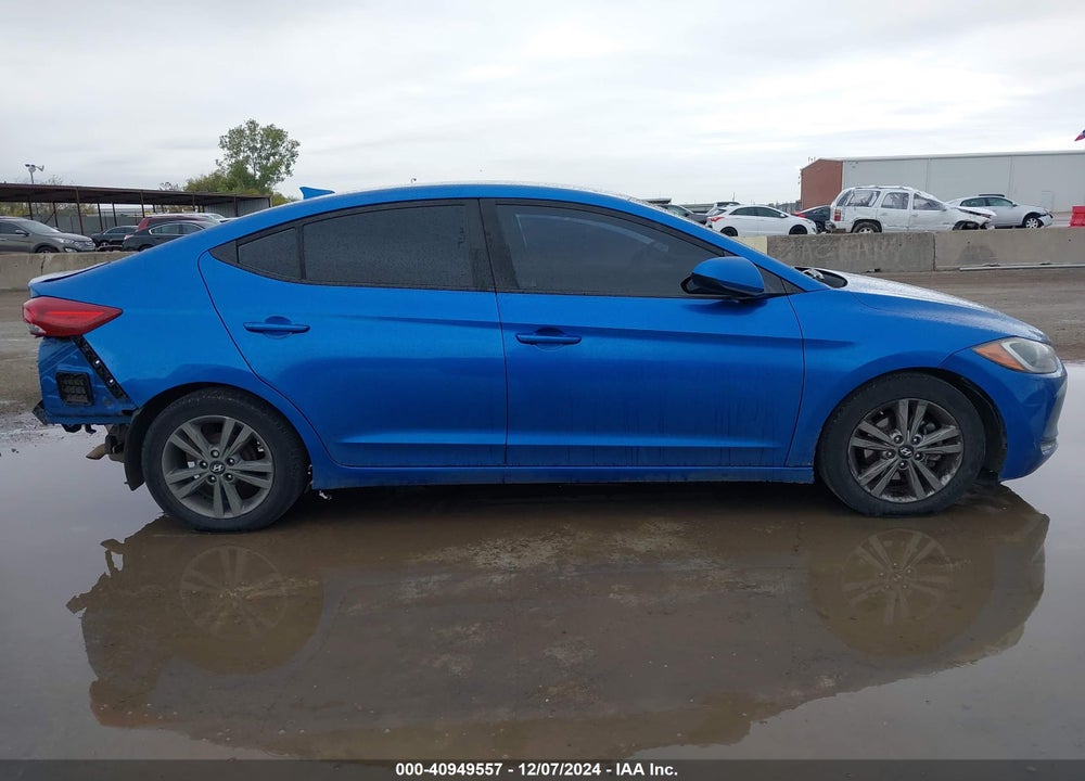 2017 HYUNDAI ELANTRA VIN: 5NPD84LF9HH007318