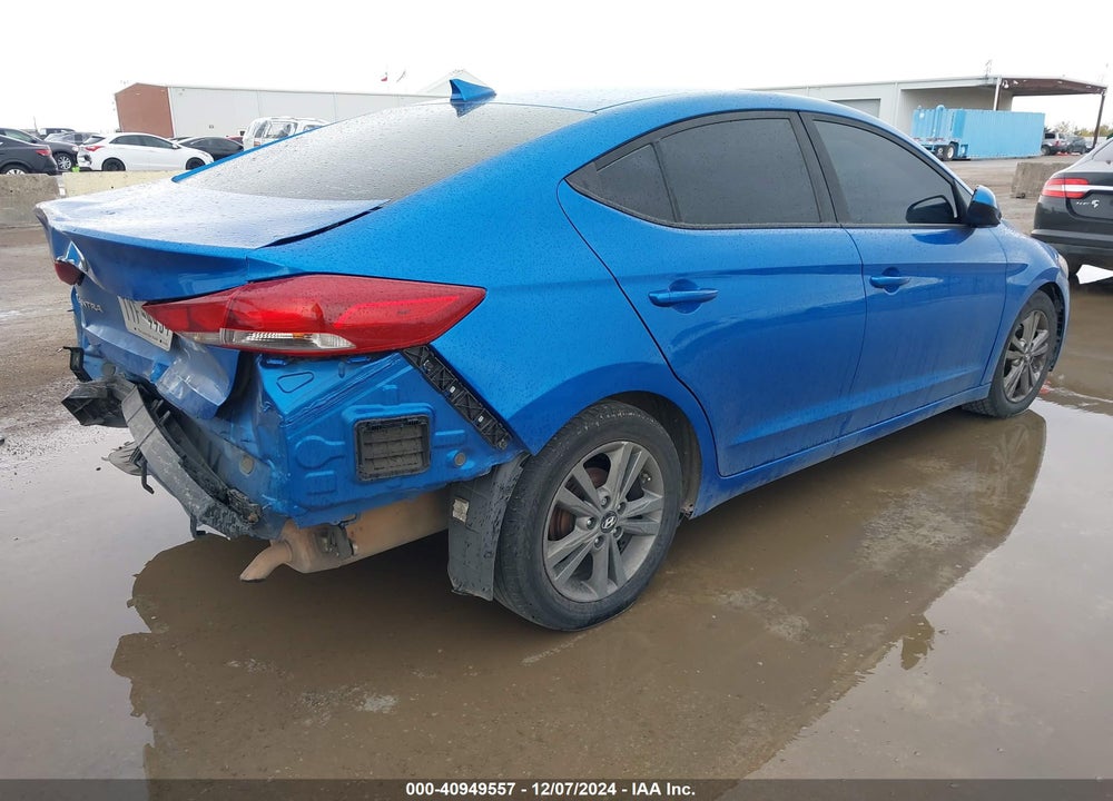 2017 HYUNDAI ELANTRA VIN: 5NPD84LF9HH007318