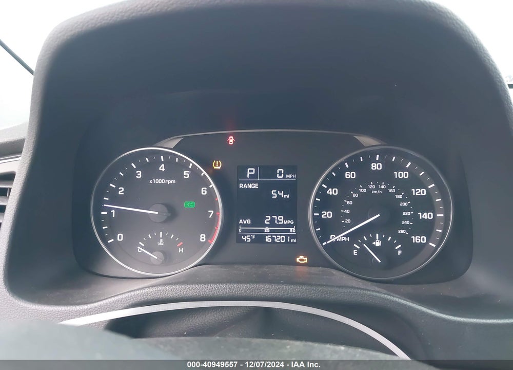 2017 HYUNDAI ELANTRA VIN: 5NPD84LF9HH007318