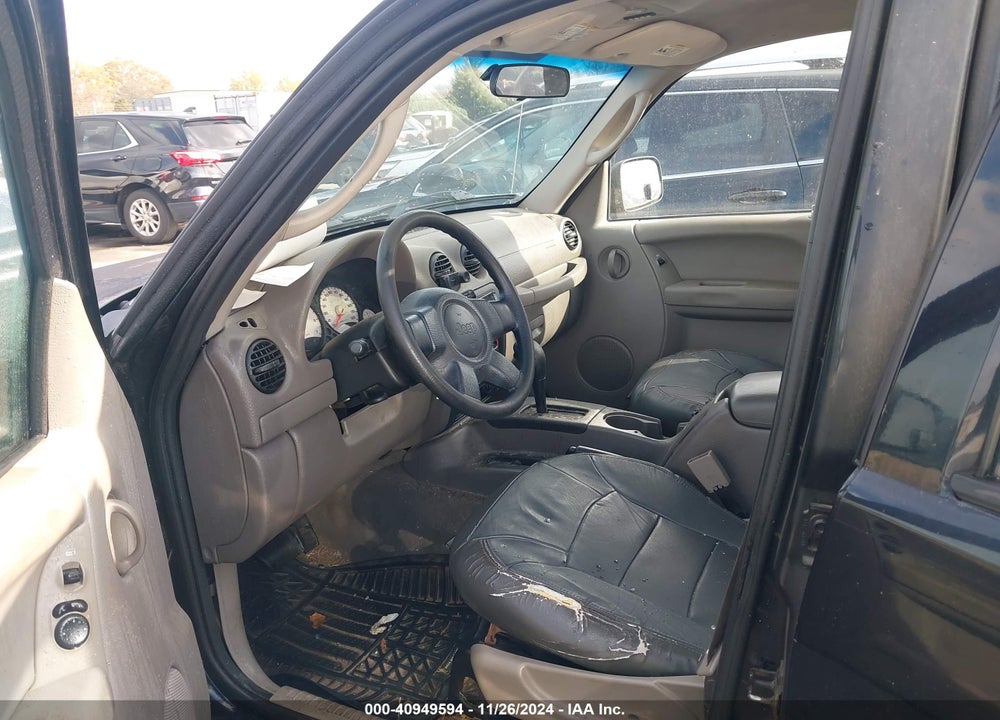 2004 JEEP LIBERTY SPORT VIN: 1J4GK48K44W185396