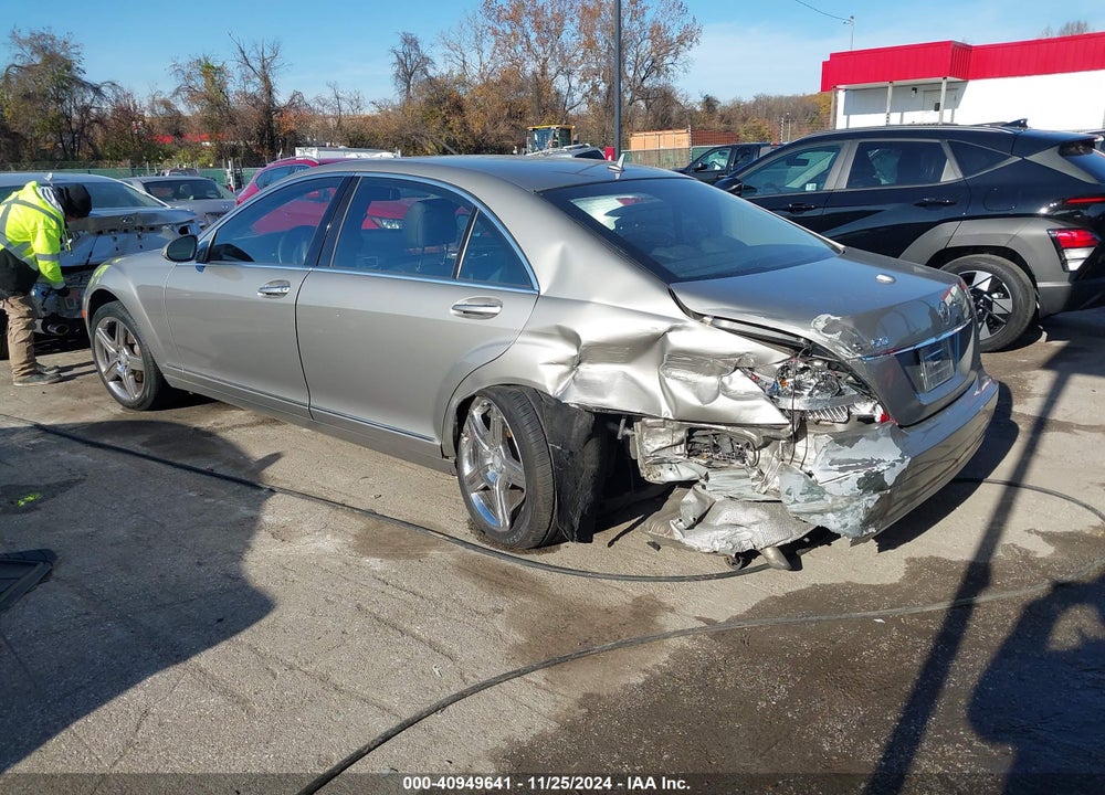 2007 MERCEDES-BENZ S 550 VIN: WDDNG71X77A060146
