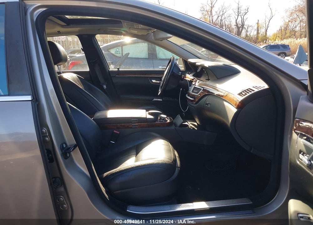 2007 MERCEDES-BENZ S 550 VIN: WDDNG71X77A060146