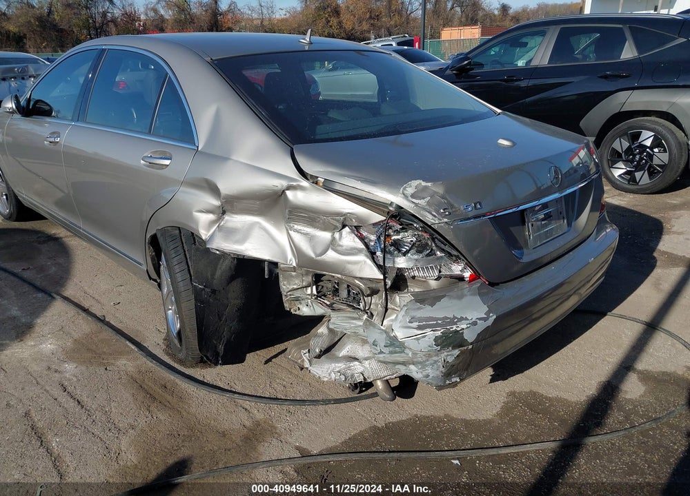 2007 MERCEDES-BENZ S 550 VIN: WDDNG71X77A060146