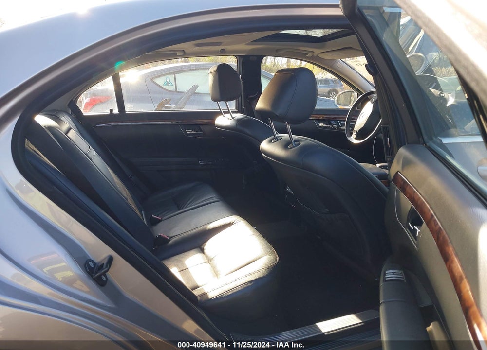 2007 MERCEDES-BENZ S 550 VIN: WDDNG71X77A060146