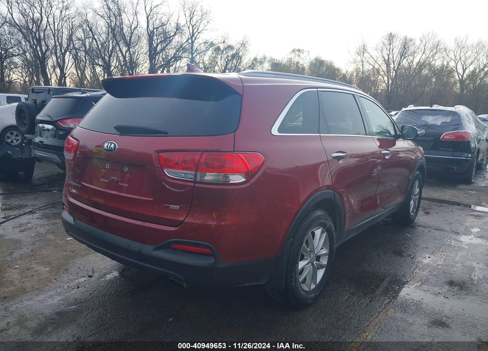 2018 KIA SORENTO 2.4L LX VIN: 5XYPG4A33JG388203