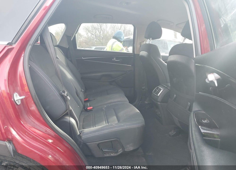 2018 KIA SORENTO 2.4L LX VIN: 5XYPG4A33JG388203