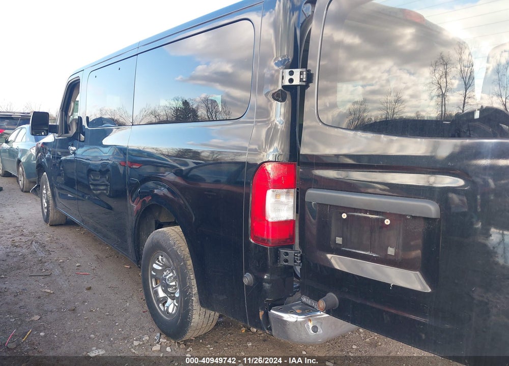 2013 NISSAN NV PASSENGER NV3500 HD SL V8 VIN: 5BZAF0AA3DN200986