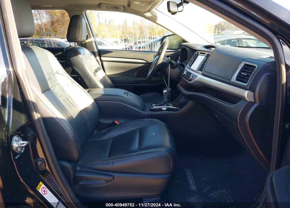 2014 TOYOTA HIGHLANDER XLE V6 VIN: 5TDJKRFH1ES060518