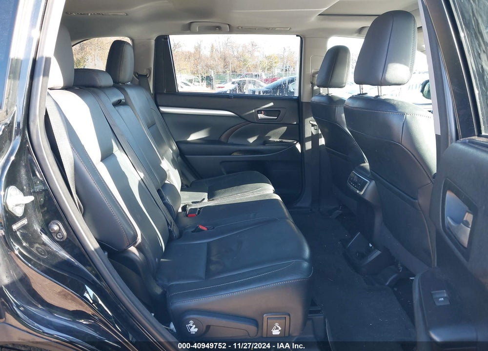 2014 TOYOTA HIGHLANDER XLE V6 VIN: 5TDJKRFH1ES060518