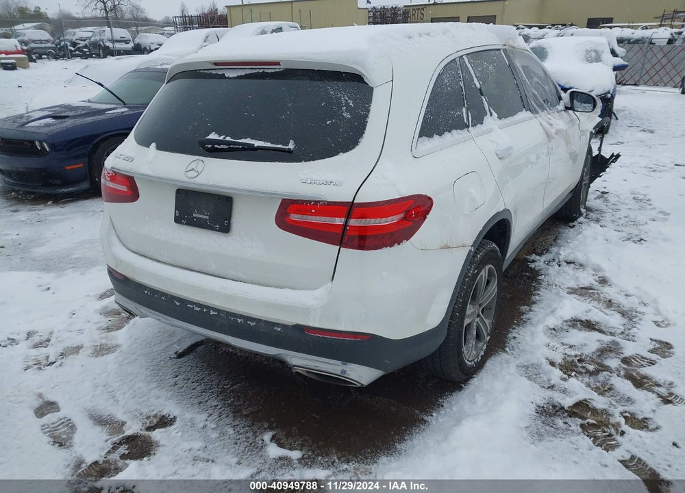 2018 MERCEDES-BENZ GLC 300 4MATIC VIN: WDC0G4KB7JV092479