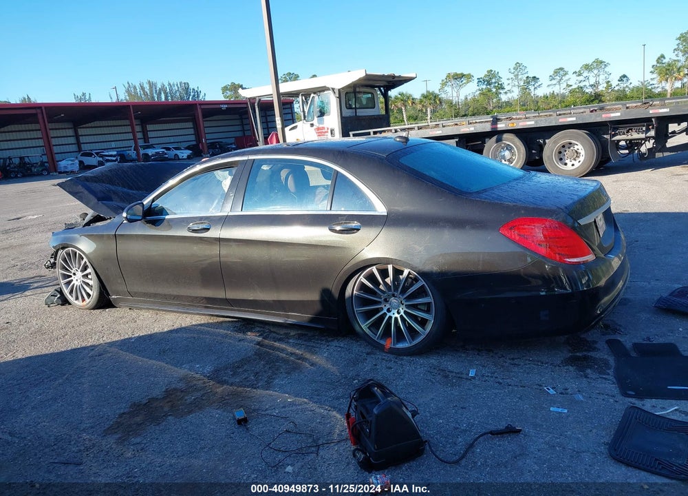 2015 MERCEDES-BENZ S VIN: WDDUG8CB2FA196251