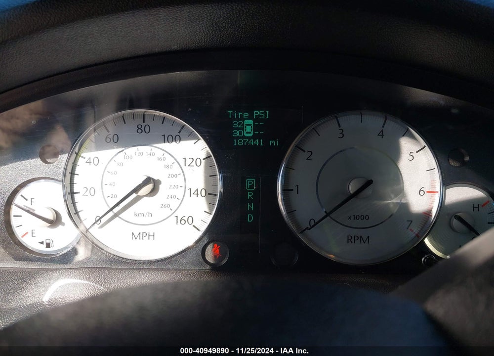 2008 CHRYSLER 300C VIN: 2C3LK63H98H187648