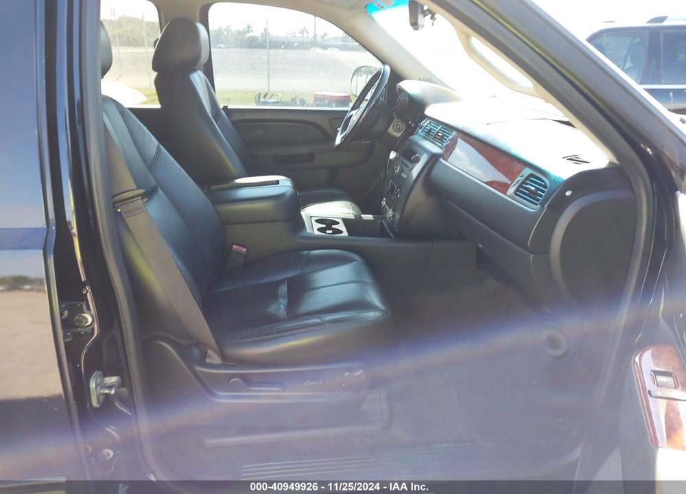 2014 GMC YUKON SLT VIN: 1GKS1CE02ER202068