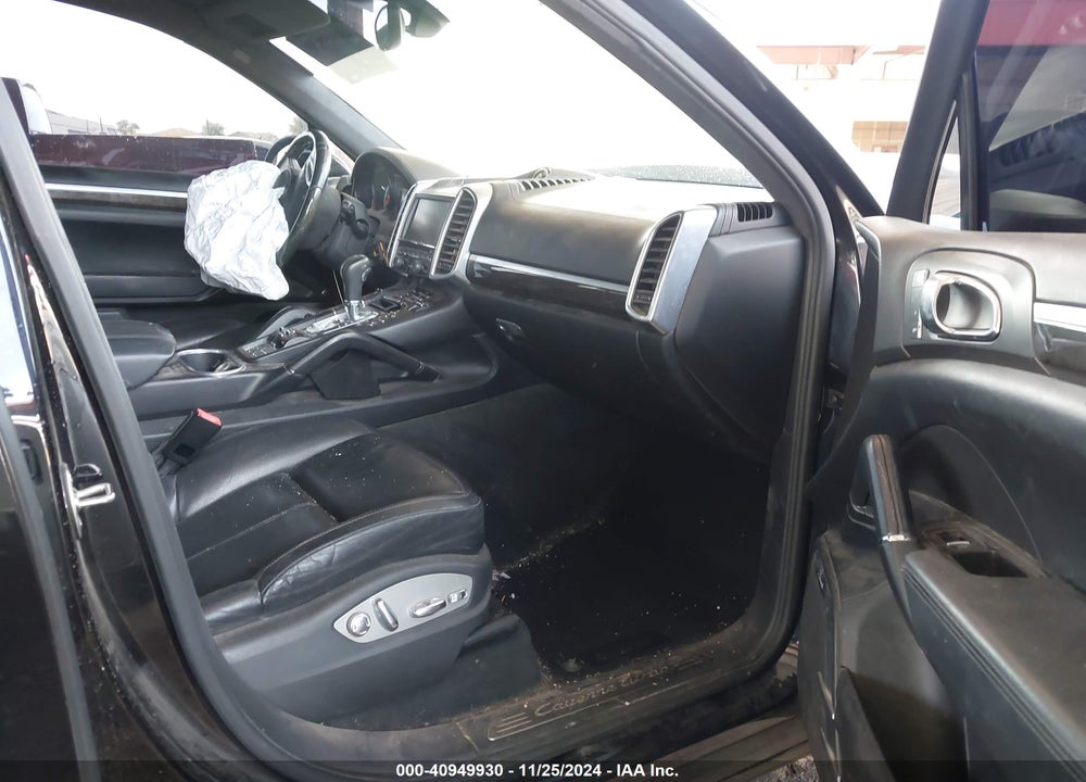 2011 PORSCHE CAYENNE TURBO VIN: WP1AC2A22BLA88234
