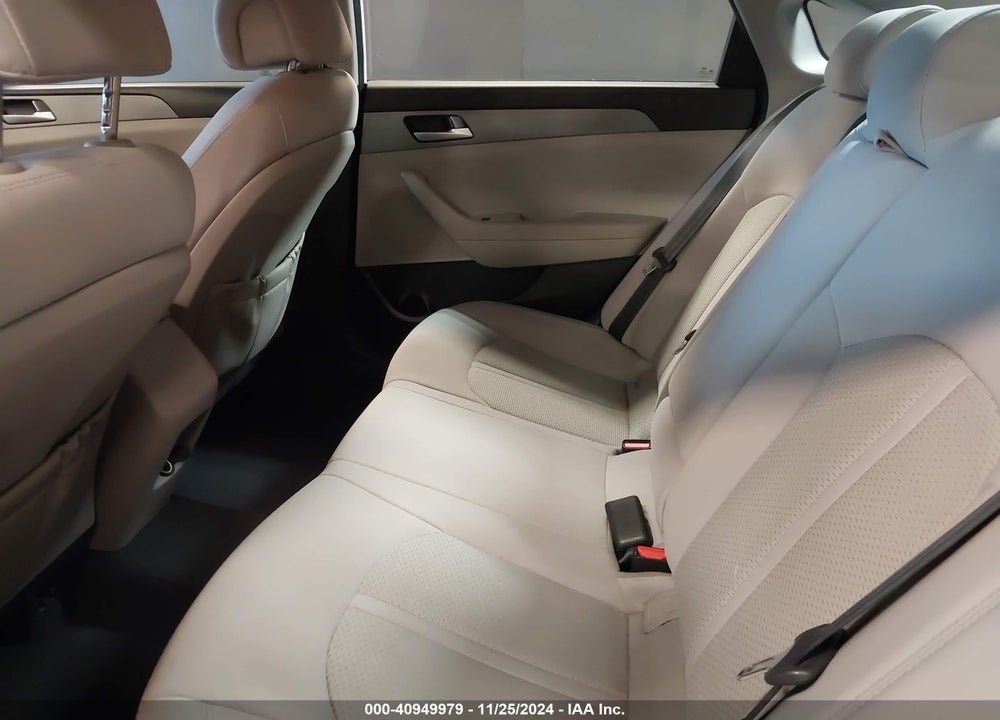 2017 HYUNDAI SONATA SE VIN: 5NPE24AFXHH547477