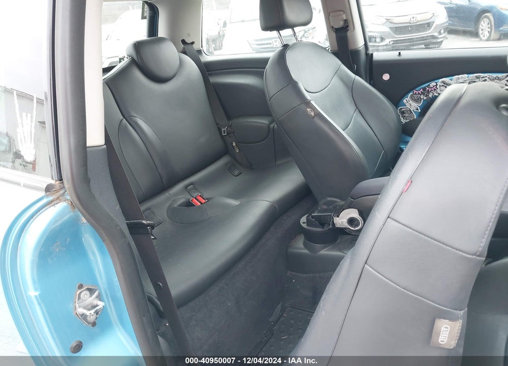 2005 MINI COOPER S VIN: WMWRE33445TD92639