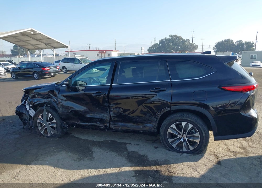 2022 TOYOTA HIGHLANDER HYBRID XLE VIN: 5TDHARAH6NS013817