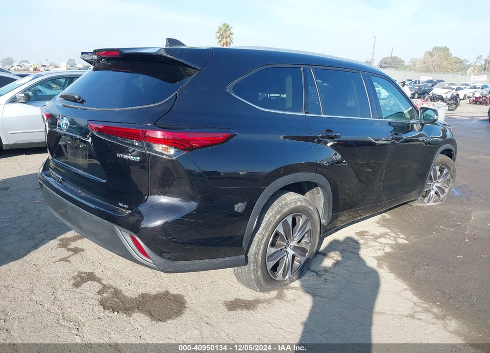 2022 TOYOTA HIGHLANDER HYBRID XLE VIN: 5TDHARAH6NS013817