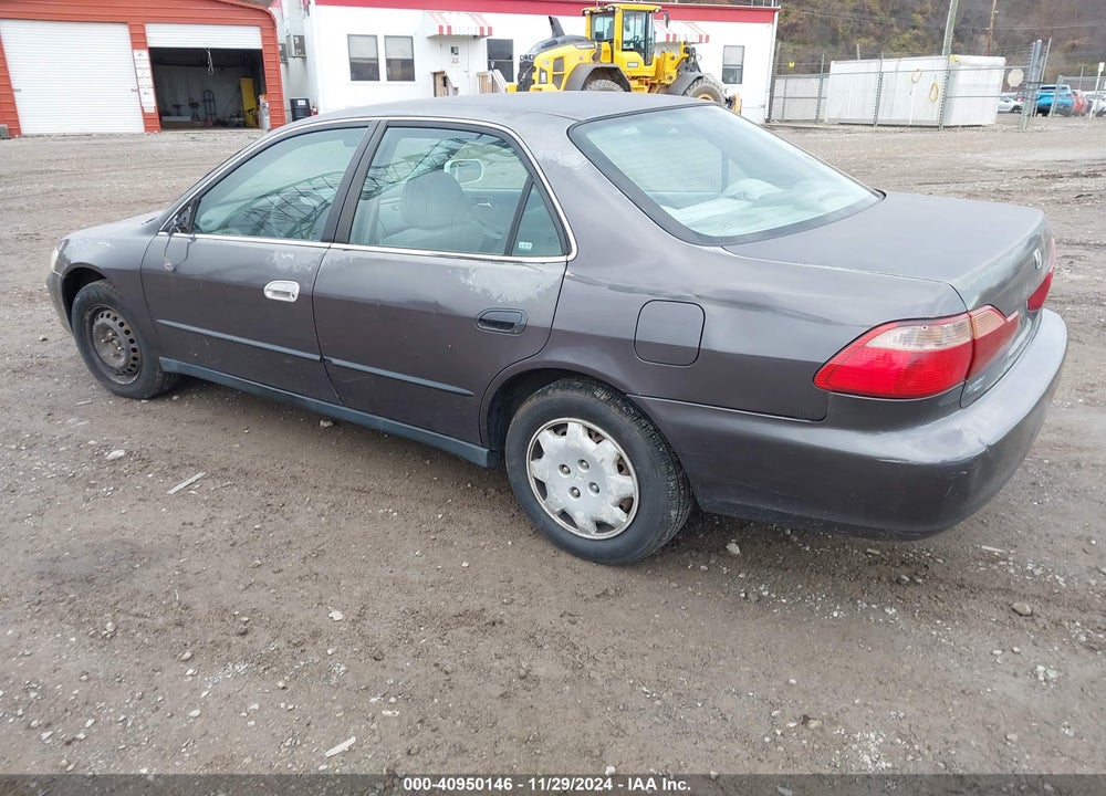 1998 HONDA ACCORD SDN LX VIN: 1HGCG5644WA238194