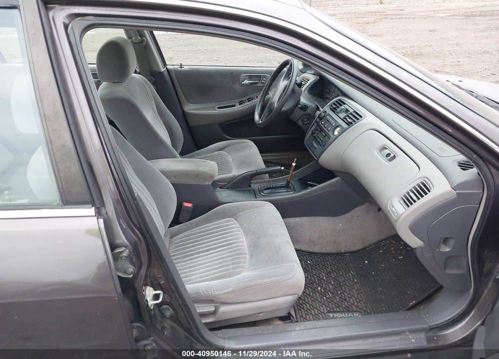 1998 HONDA ACCORD SDN LX VIN: 1HGCG5644WA238194