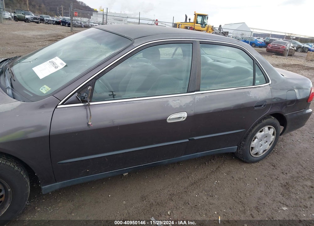1998 HONDA ACCORD SDN LX VIN: 1HGCG5644WA238194